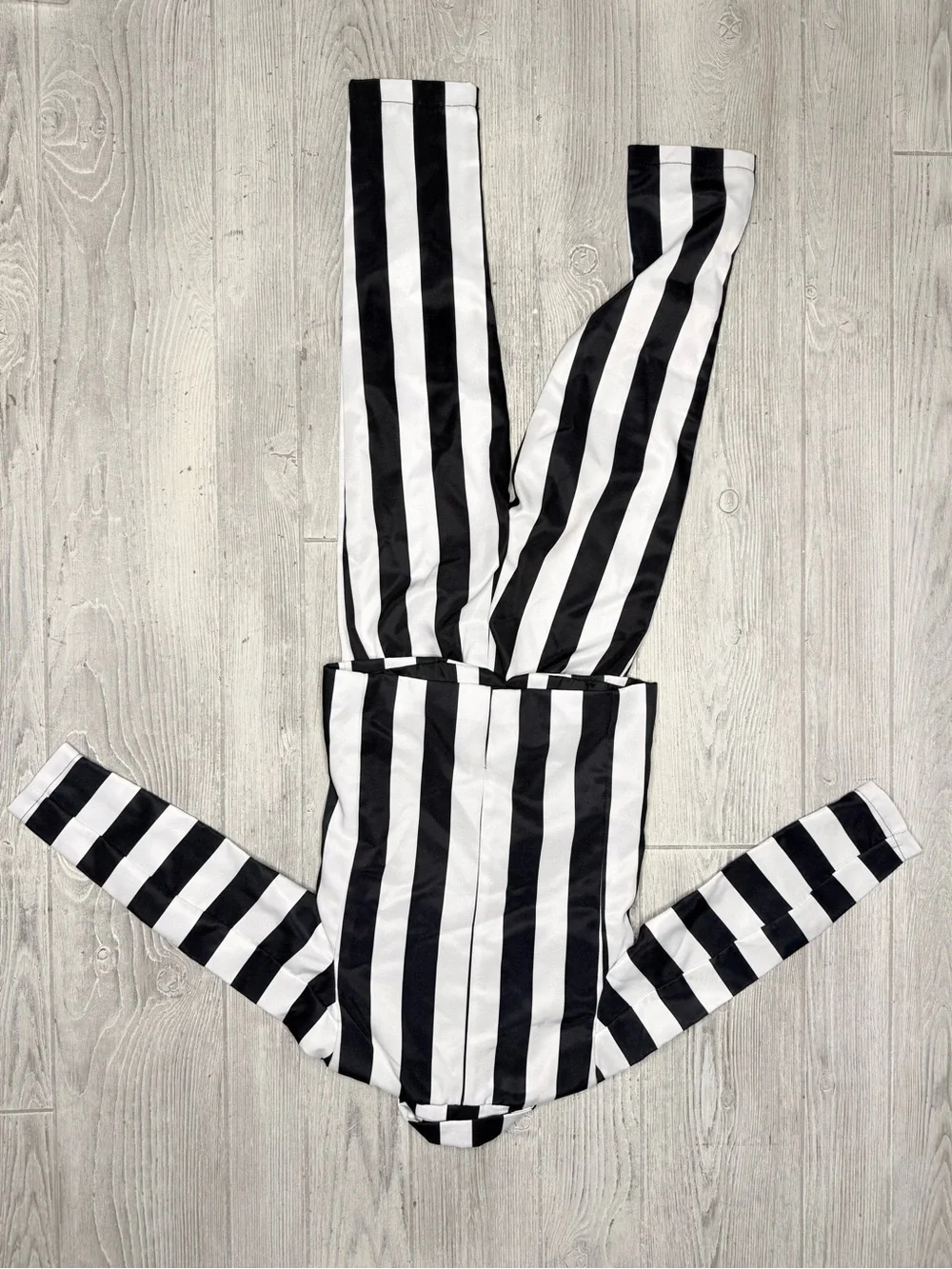 Beetlejuice black white